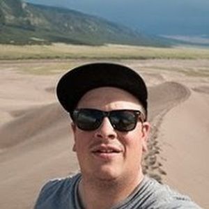 Meet your Posher, Dustin